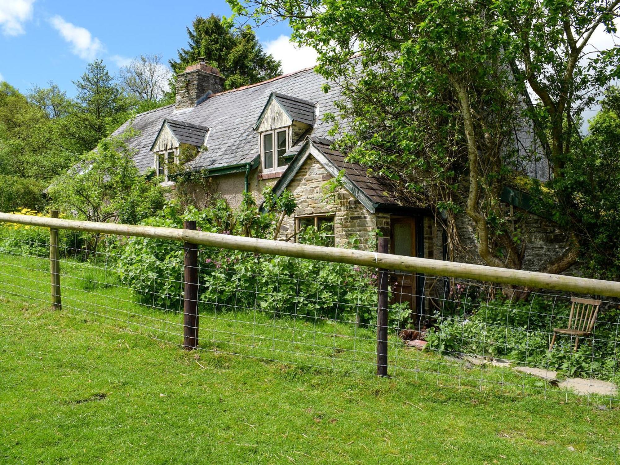 Lower Goytre Farmhouse Llanfair Waterdine Buitenkant foto