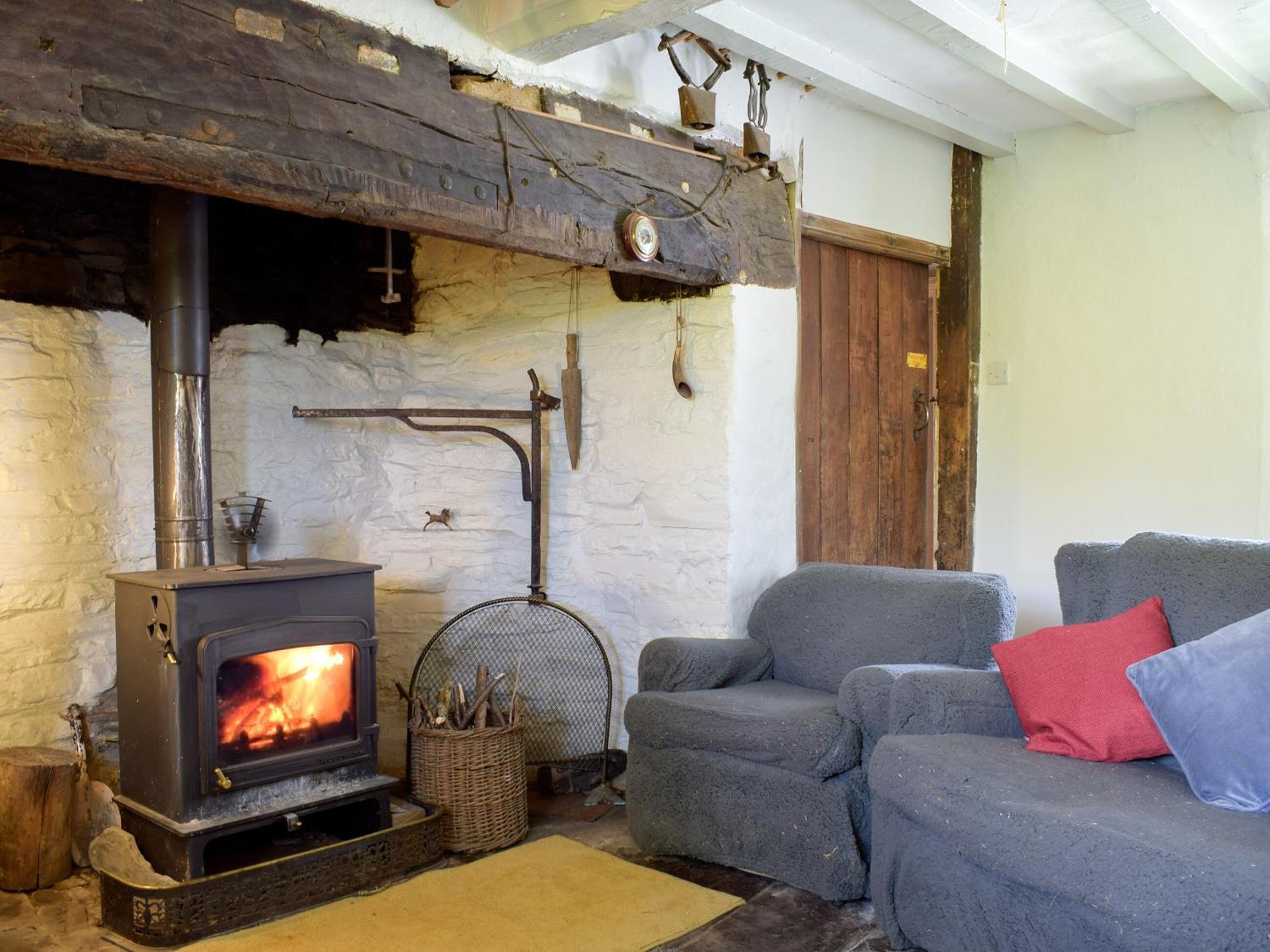 Lower Goytre Farmhouse Llanfair Waterdine Buitenkant foto